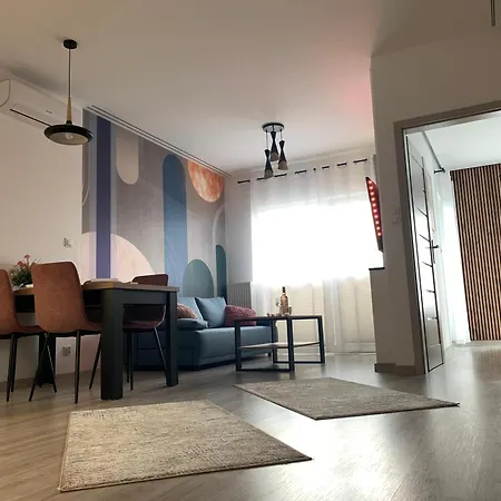Lux-comfort Klimatyzacja, Kominek, Garaz Wewn, Balkon Od Strony Ogrodu, Idealna Lokalizacja Wypadowa, Obok Sklepy, Blisko Galerii Gemini شقة